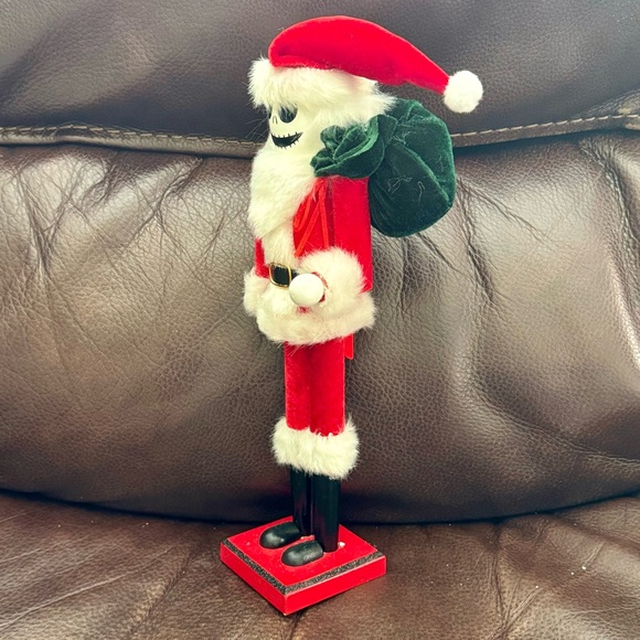 Jack Skellington Santa Claus Wooden Nutcracker - A Nightmare Before Christmas - Picture 6 of 13